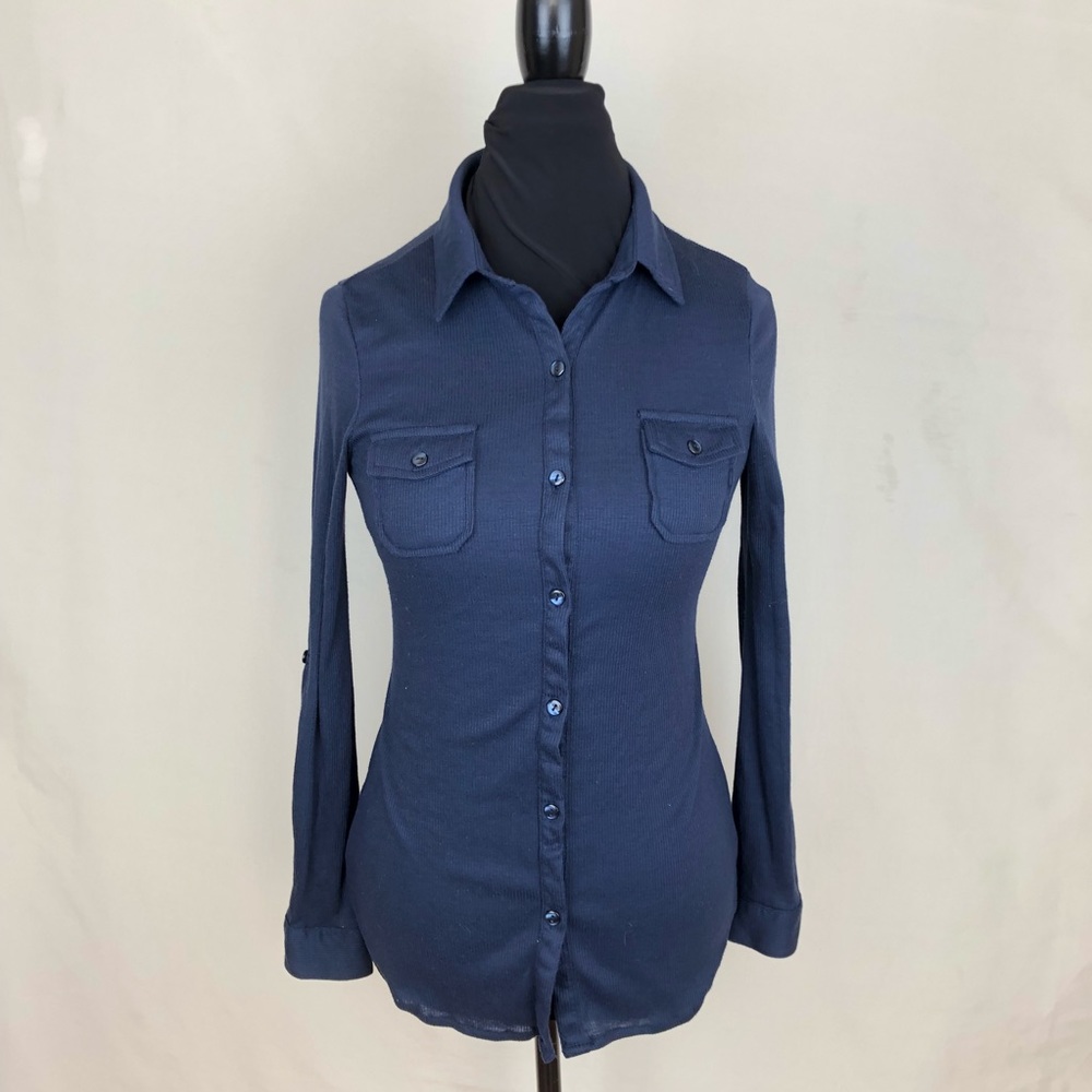 Passport Womens long sleeved button down top M